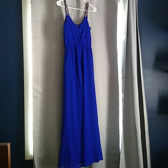 Bundle of maxi dresses and one romper - Picture 2 of 5